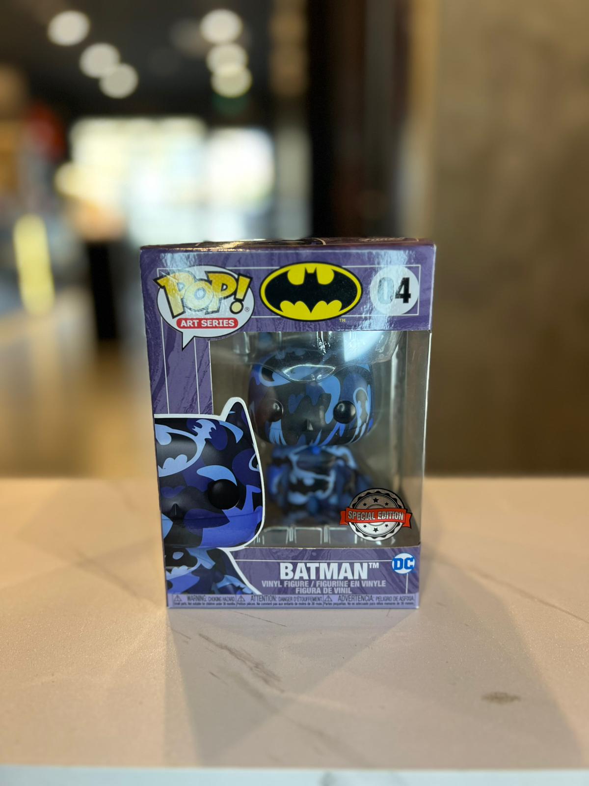 Funko Pop vinyl Batman Art series #04 black and blue exclusive