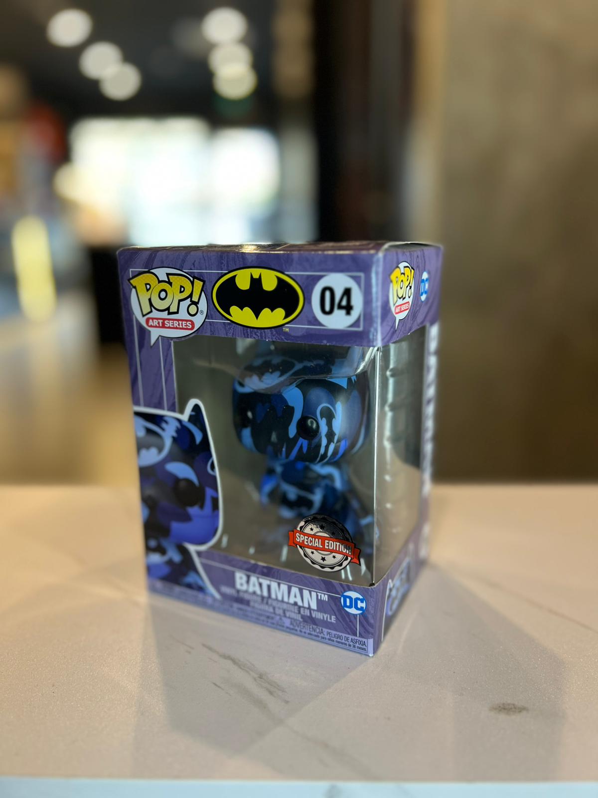 Funko Pop vinyl Batman Art series #04 black and blue exclusive